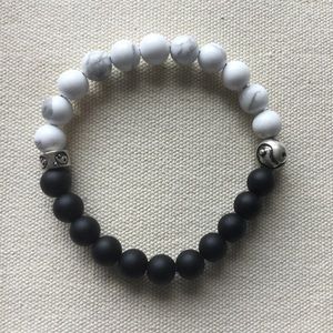 Black and white yin yang  bracelet